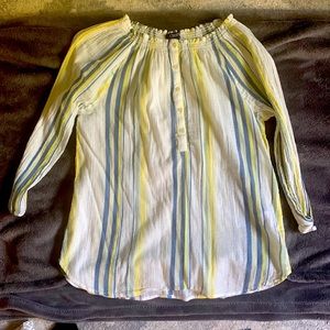 Never worn. Great for spring!